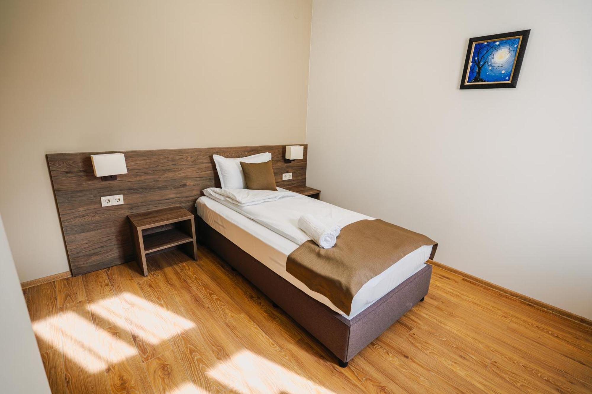 Хотел Театъръ Hotel Plevna Kültér fotó