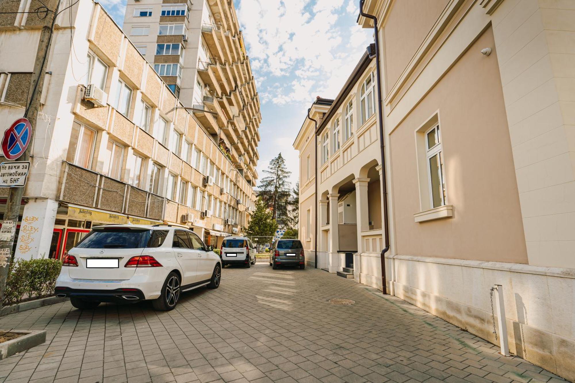 Хотел Театъръ Hotel Plevna Kültér fotó
