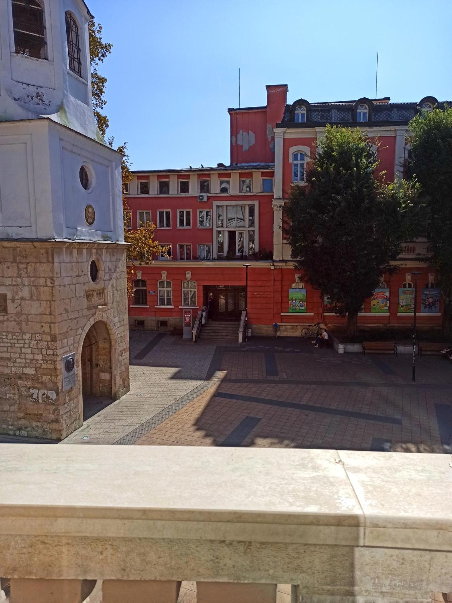 Хотел Театъръ Hotel Plevna Kültér fotó
